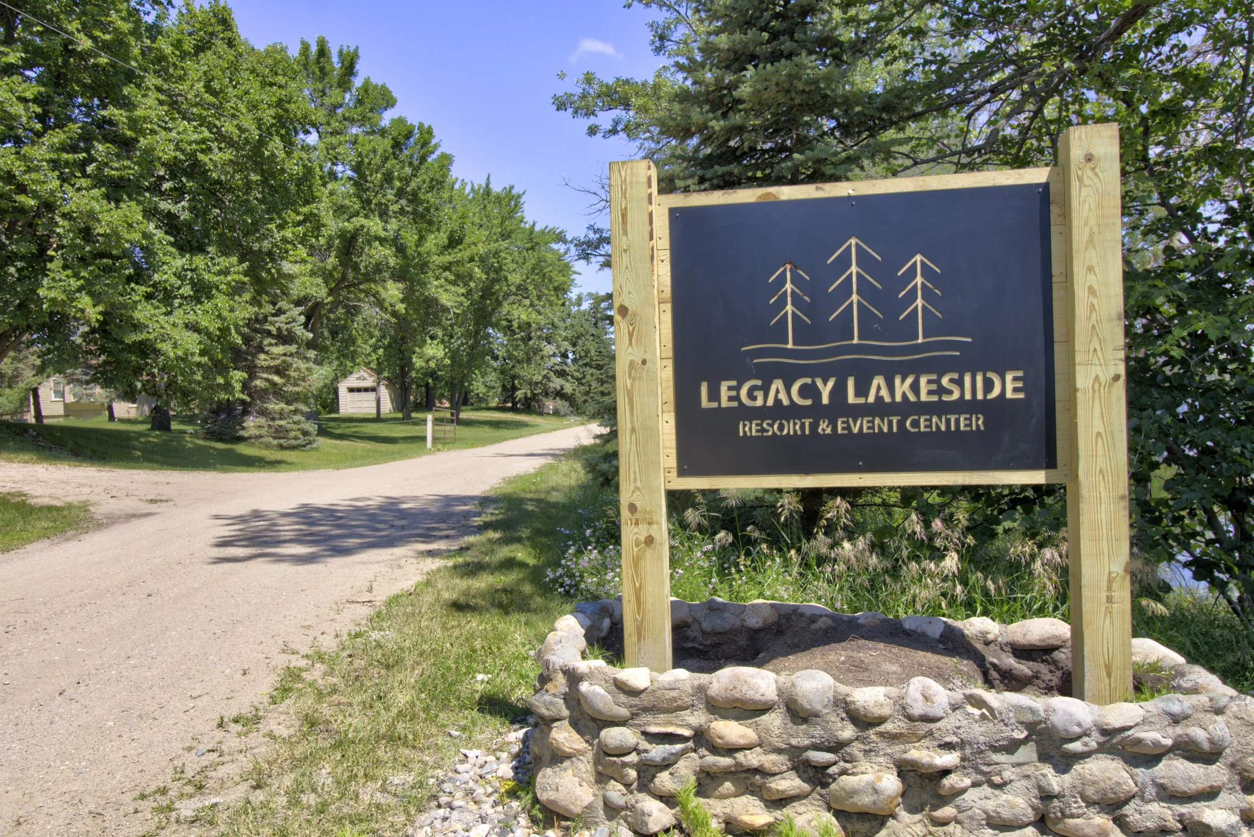 The Legacy Lakeside Resort sign at the entrance to the property